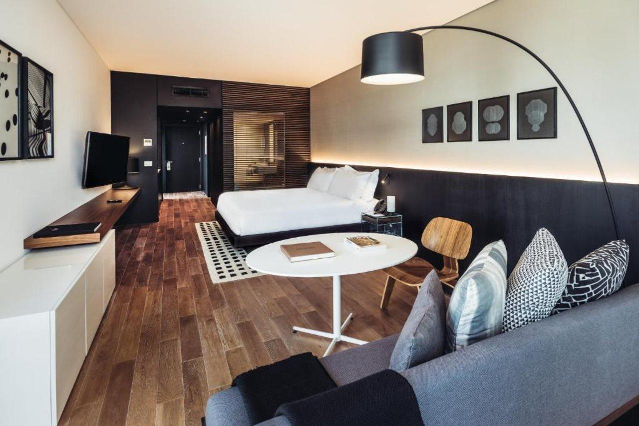 Отель Sls Buenos Aires Puerto Madero Экстерьер фото A room at the hotel